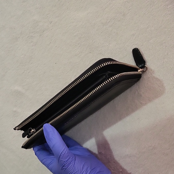 Coach Wallet 🖤 - Picture 11 of 17